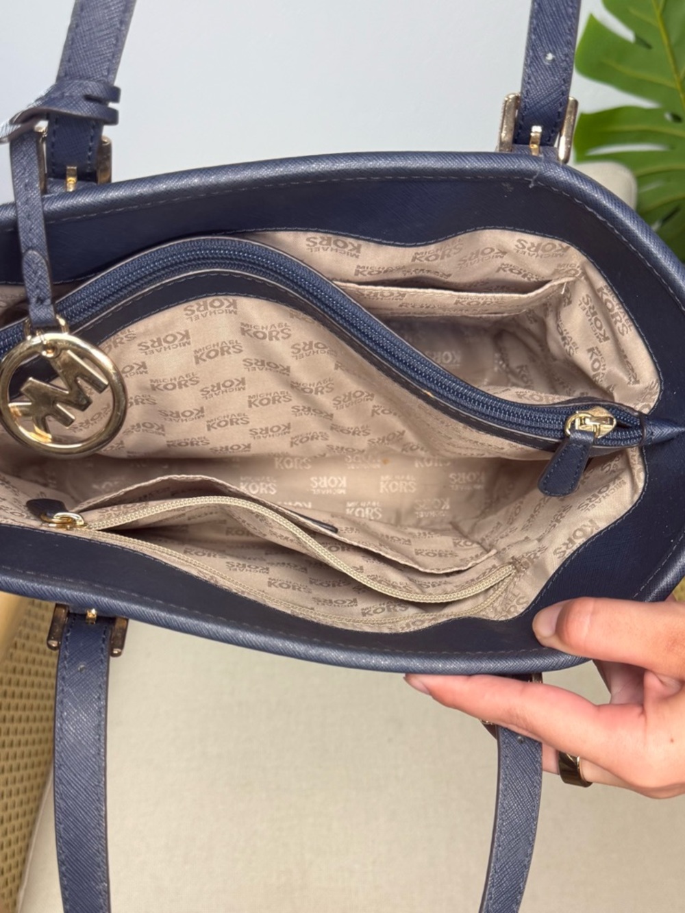 Michael Kors Jet Set Leather Pocket Tote Bag Navy - Picture 4 of 7